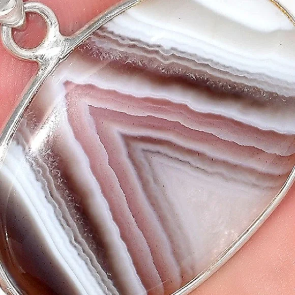 Natural banded agate sterling silver pendant - Picture 3 of 5